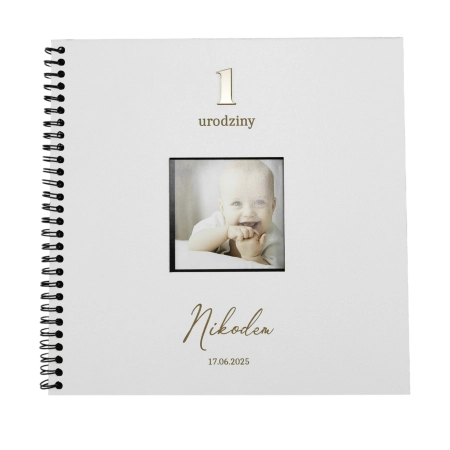 Album na zdjęcia z okienkiem i personalizowaną dedykacją na roczek na chrzest urodziny